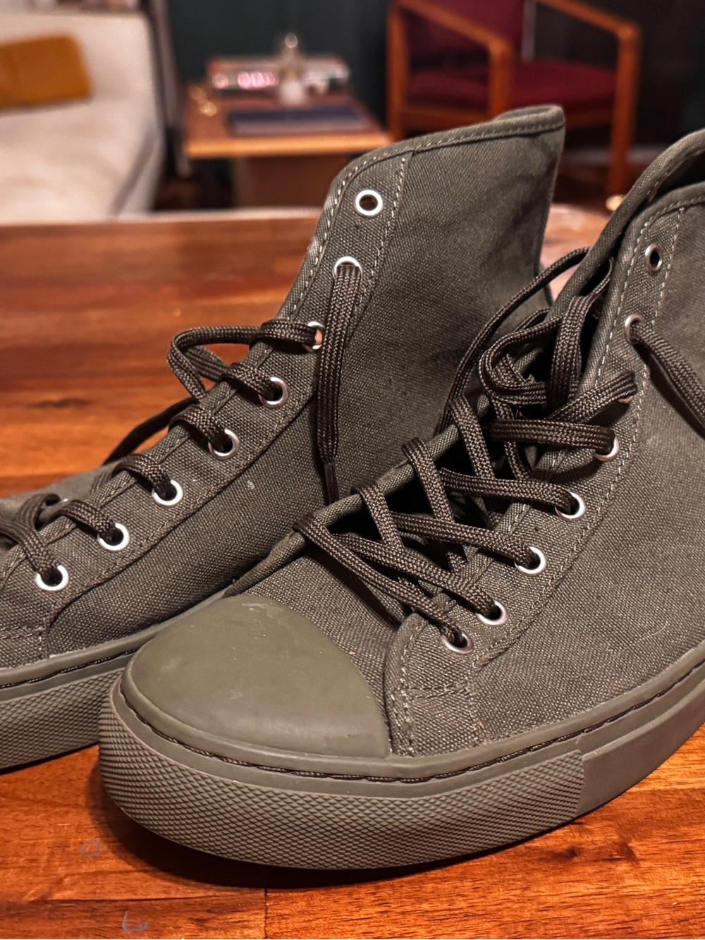 Men's High-Top brand Nothing New - never used
